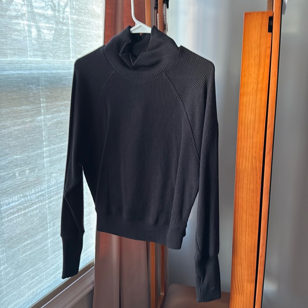 Alo Waffle Weekend Escape Mock Neck Long Sleeve